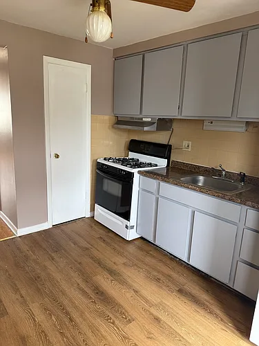 2015 Broadway St #2N Photo 1 2015 Broadway St #2N Photo 1