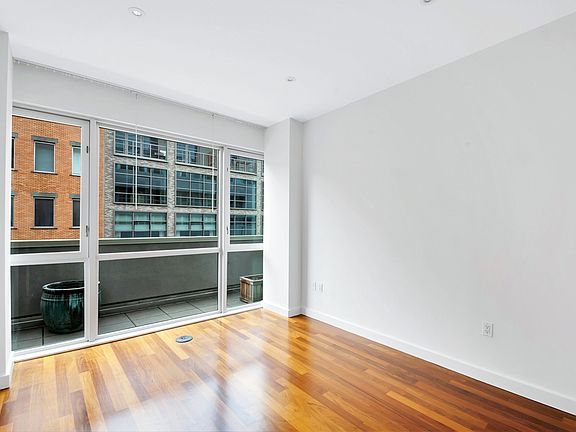 5th image of 125 N 10th St APT S3d