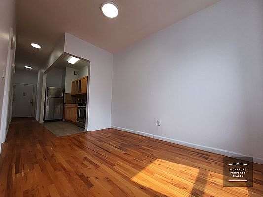 3rd image of 518 Willoughby Ave #20F