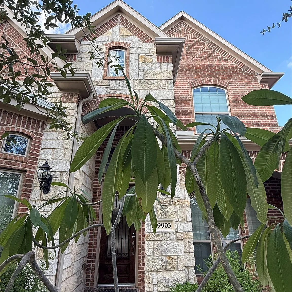 4 bed, 3.5 bath, 3819 sqft, $3,500 — Photo 3