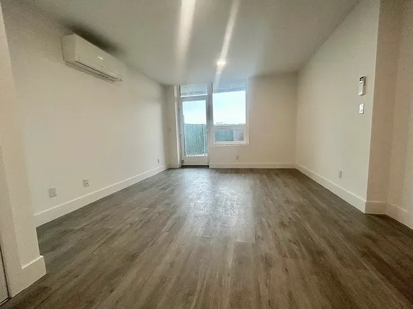 1399 Myrtle image 1 of 6