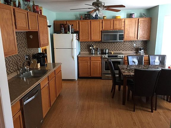 2nd image of 46 Black Oak Ct