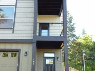 205 Selkirk Ln, Hood River, OR 97031