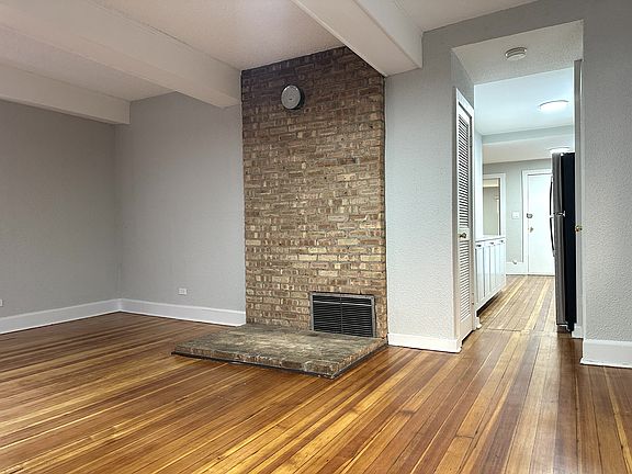 3rd image of 2052 N Dayton St #6105634