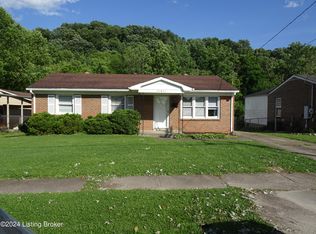 11811 Pond Creek Dr, Louisville, KY 40272