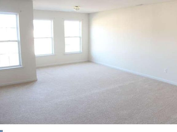 5th image of 1621 Parkview Ct