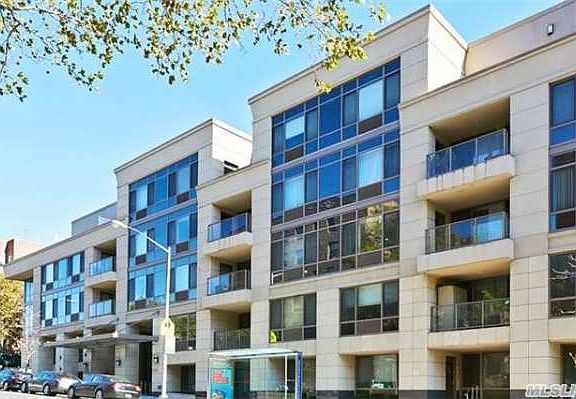 3rd image of 6405 Yellowstone Blvd #102