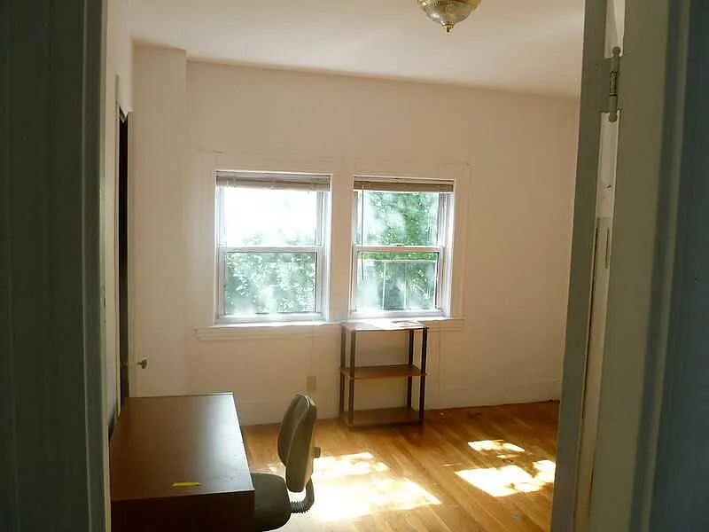7 bed, $7,200 — Photo 3