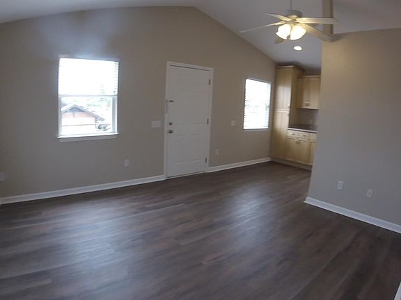 5th image of 500 Leigh Ave