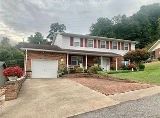 330 Woodland Dr, Madison, WV