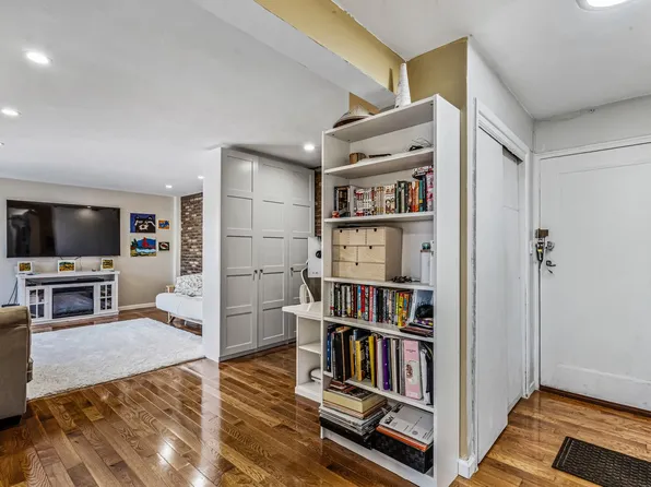 144-55 Melbourne Avenue image 8 of 23