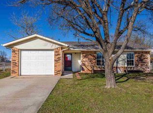 701 Wisconsin St, Geronimo, OK 73543