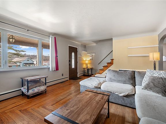 3rd image of 1019 Scott Ave
