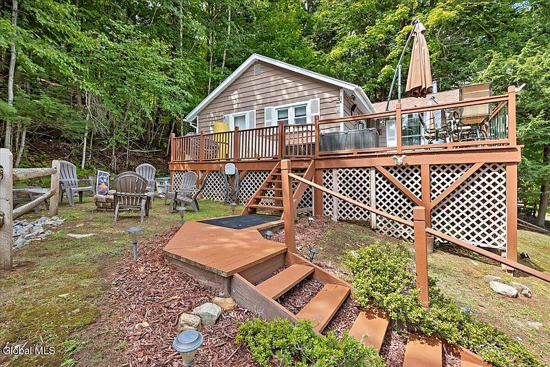 3rd image of 1475 N Shore Road