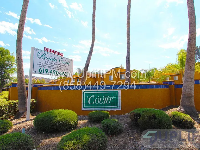 BONITA COURT APARTMENTS — Photo 13