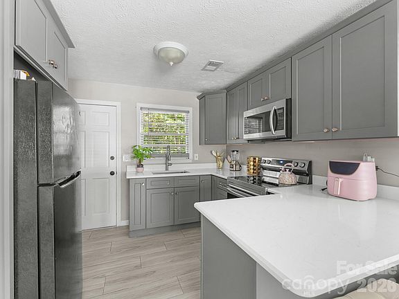 4th image of 71 Harvey Osteen Rd