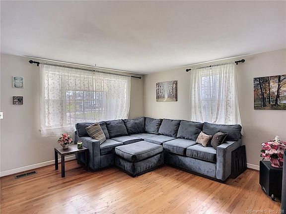 3rd image of 20 Redbud Ln #20
