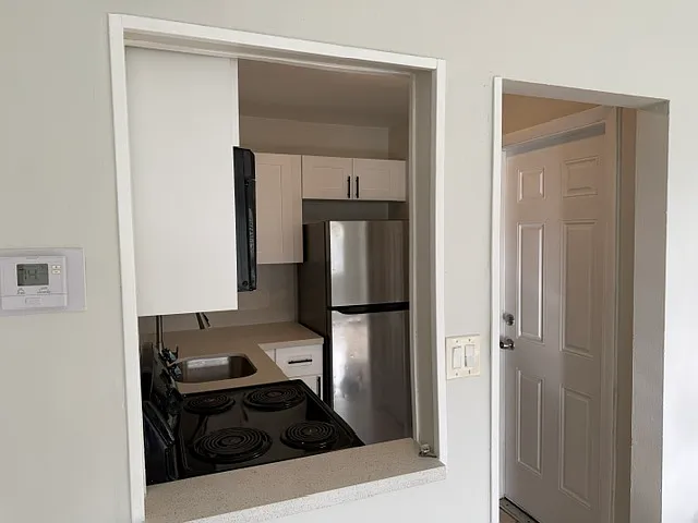 151 SE 6th Ave #16 — Photo 2