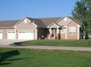 1120 Split Oak Dr, Newton, KS 67114