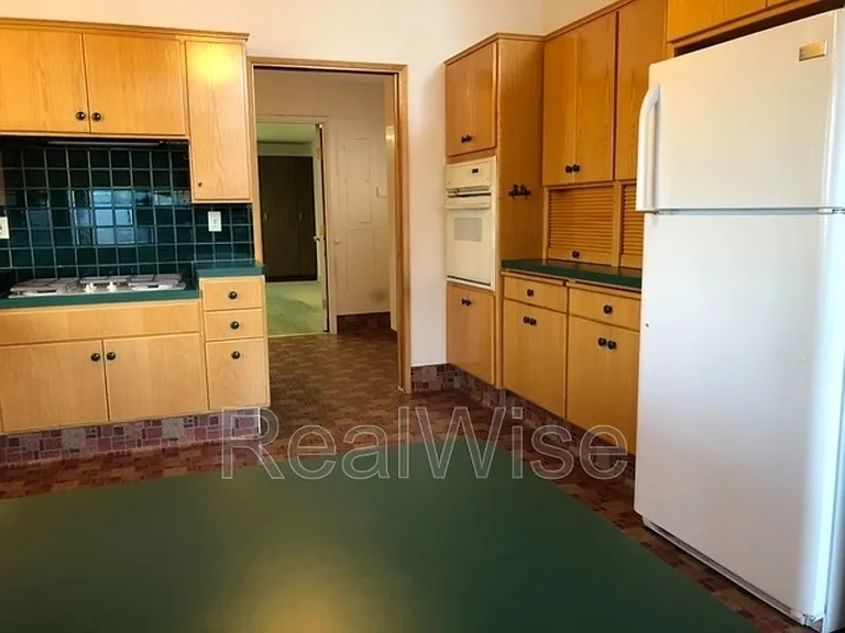 7730 SW Eaker Pl — Photo 8