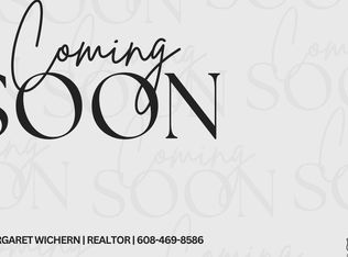932 Vista Ridge Dr, Mount Horeb, WI 53572