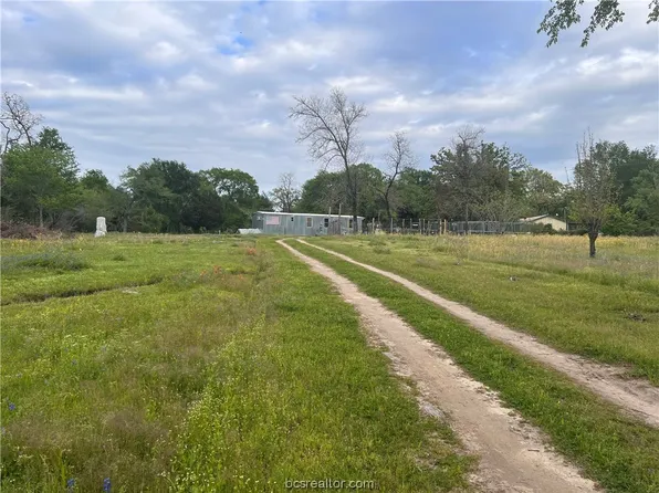 26178 Bankhead Dr, Bedias, TX 77831