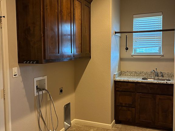 5th image of 2927 Willow Ridge Cir