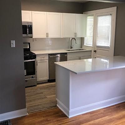 4th image of 1683 Glenn Ave