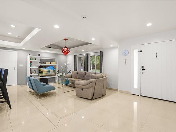 3rd image of 10539 WOODWAY DRIVE