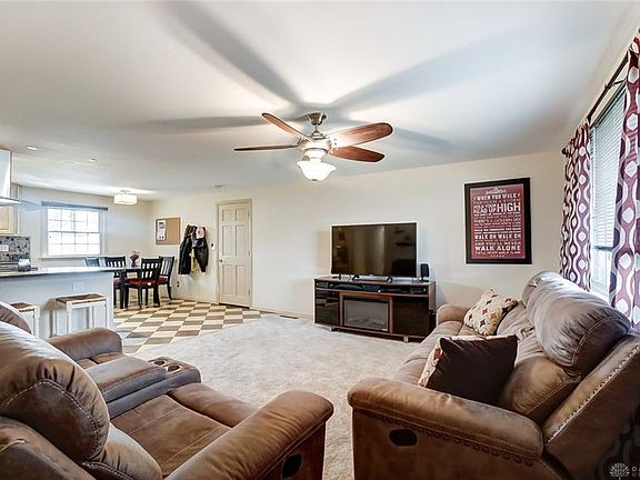 5th image of 260 Annette Dr