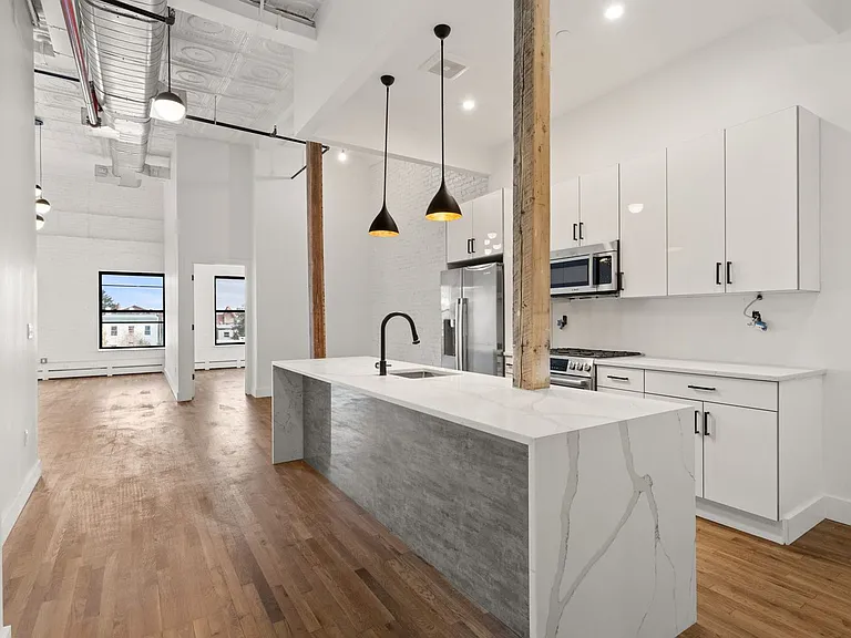 717 Manhattan Ave #4A — Photo 5