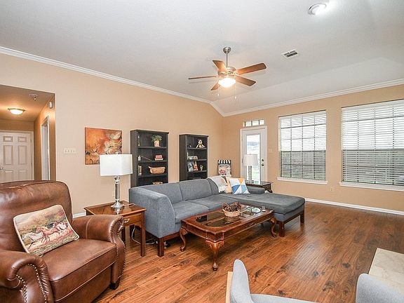 5th image of 7618 Shangrila Ln