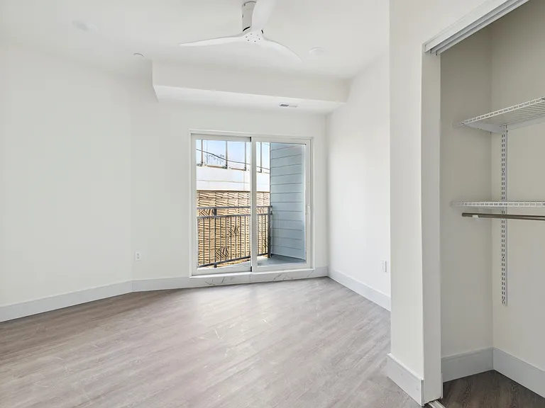 1221 E Fletcher St #310A — Photo 33