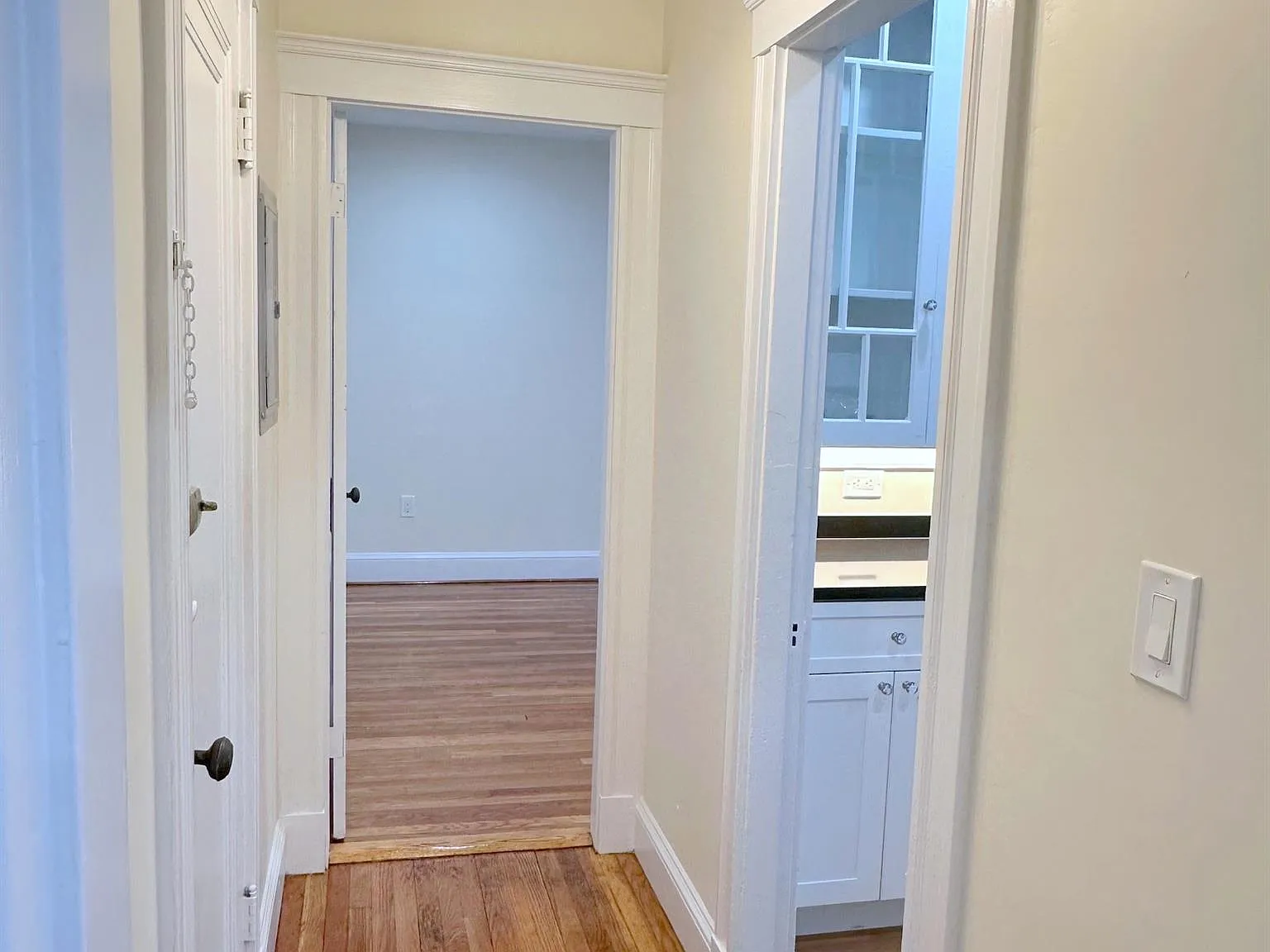 2 bed, 900 sqft, $3,475 — Photo 3