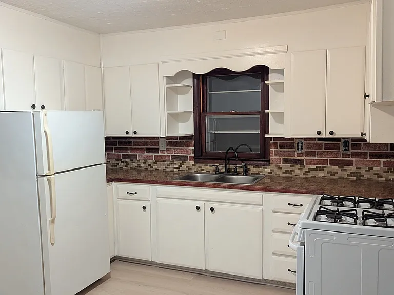 1116 Lake Maurer Rd — Photo 3