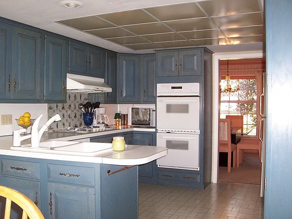 5th image of 484 N Lane St