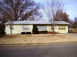 5012 SW Shunga Dr, Topeka, KS 66614