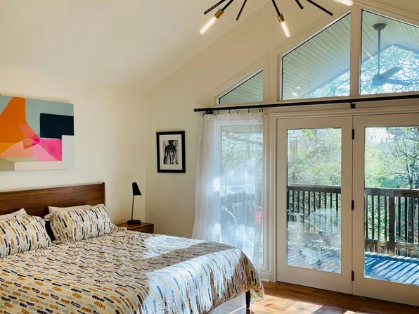 1656 N Broadview Dr, Fayetteville, AR 72703