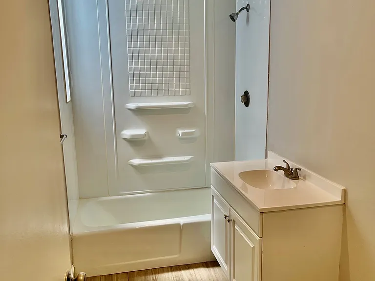 44 Shrewsbury Green Dr #A — Photo 11