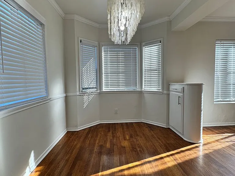 1418 S Genesee Ave — Photo 3