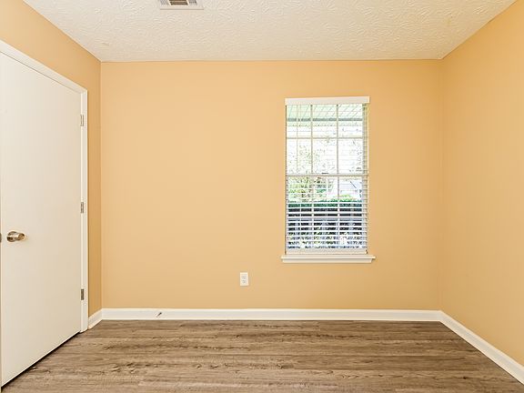 5th image of 1531 Pin Oak Ln SE