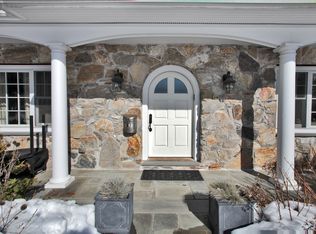 8 Mayflower Rd, Scarsdale, NY 10583