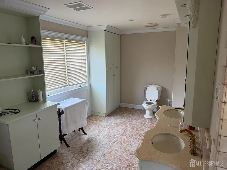 118 Swarthmore Ter — Photo 21