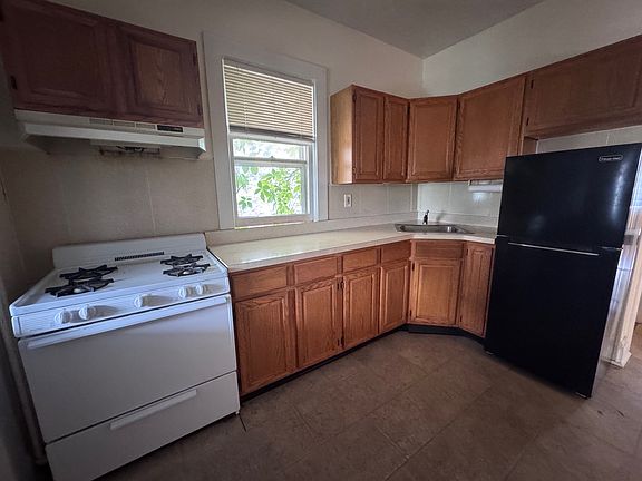 5th image of 261 Glenhill Ave