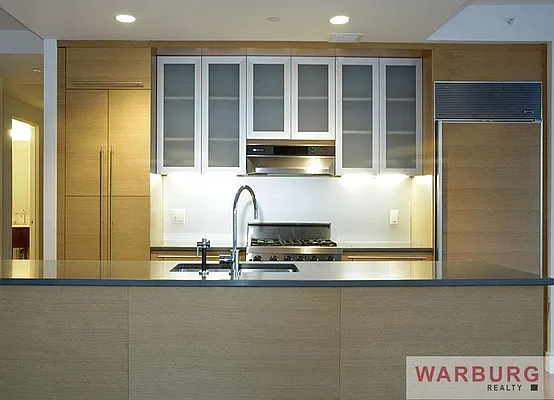 Sold by Warburg | media 16