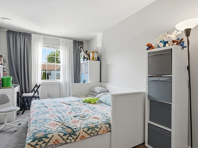 272 Hudson Ct — Photo 36