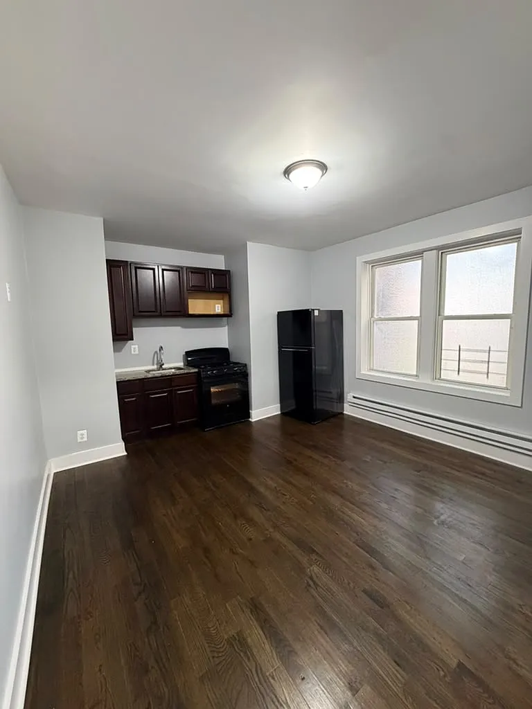1 bed, 1000 sqft, $1,450 — Photo 2
