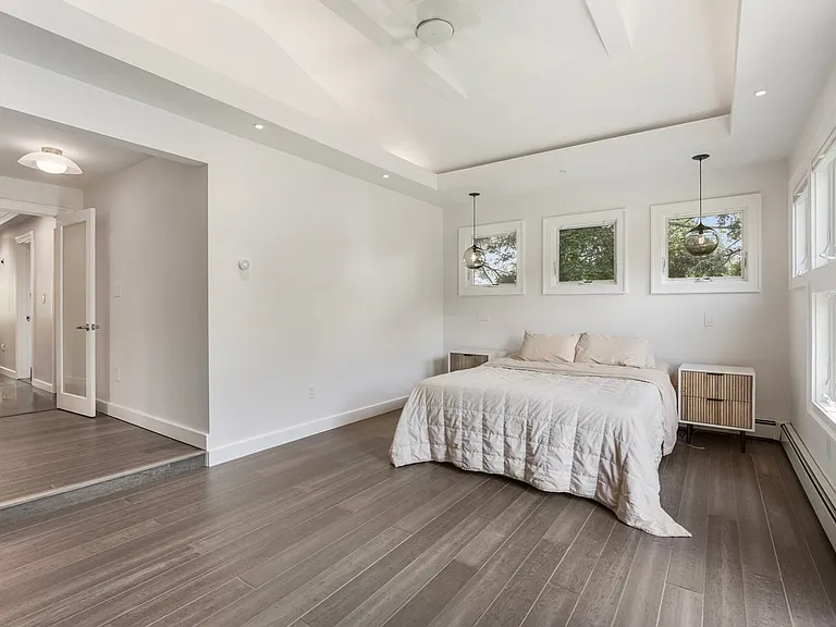 49 Beach Rd — Photo 33