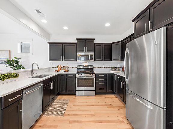 2nd image of 7966 S Indigo Ridge Ave