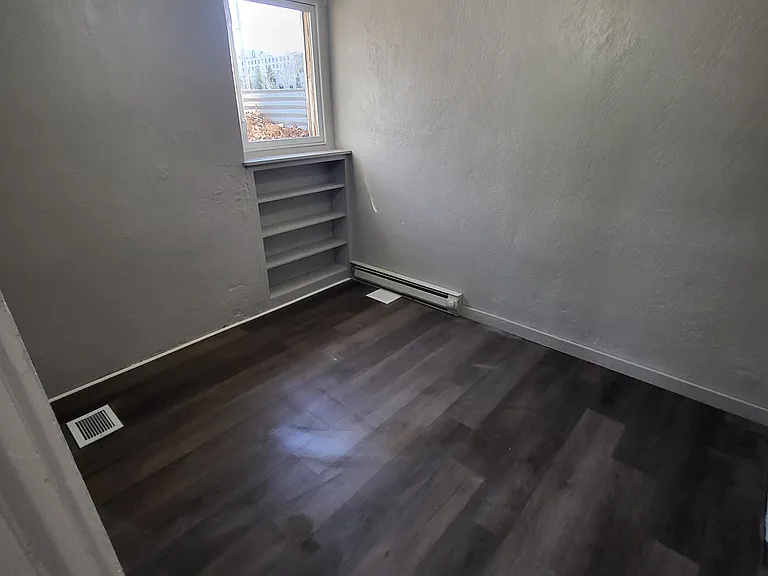840 N Kansas Ave #BASEMENT — Photo 7